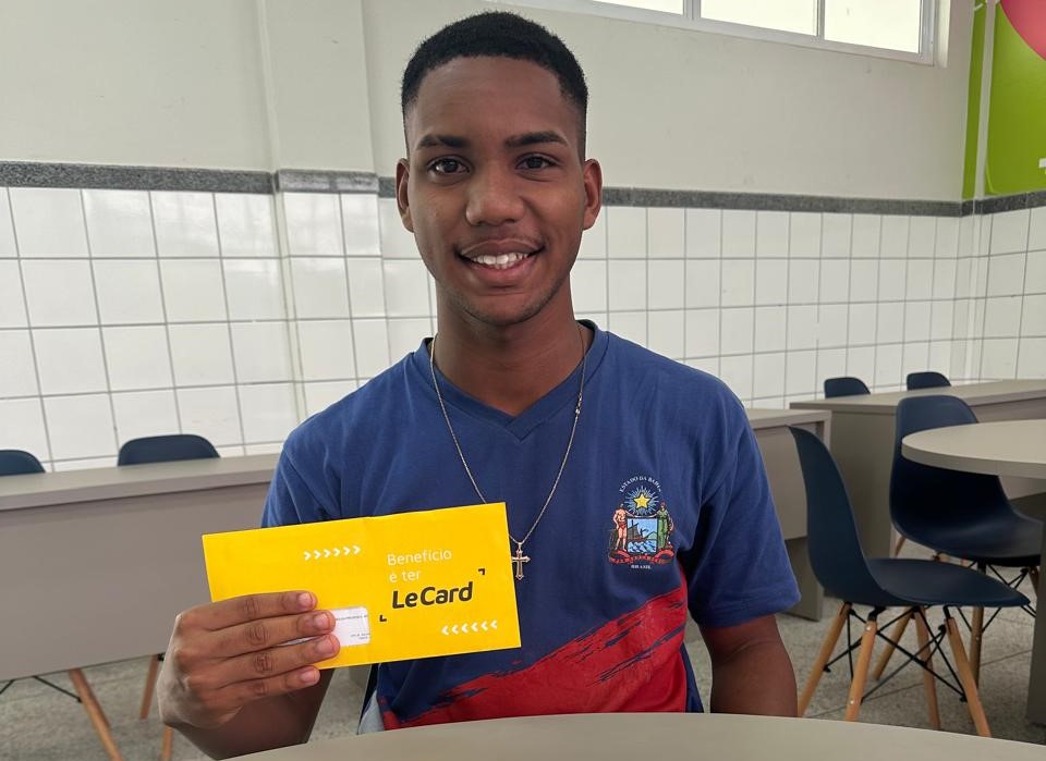 Dia D de entrega do Bolsa Presença mobiliza rede estadual