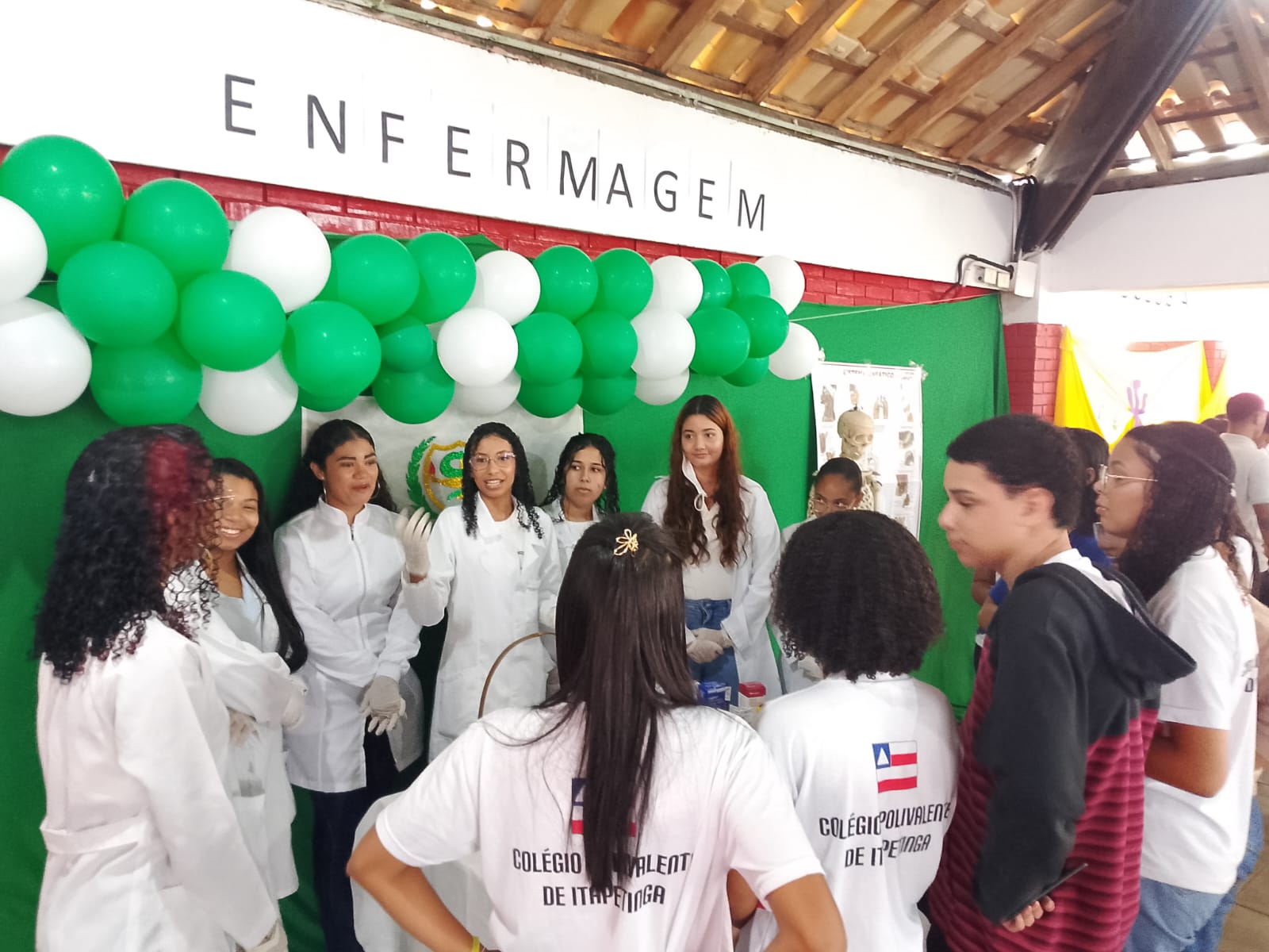 Feira inspira estudantes na escolha profissional no Médio Sudoeste baiano