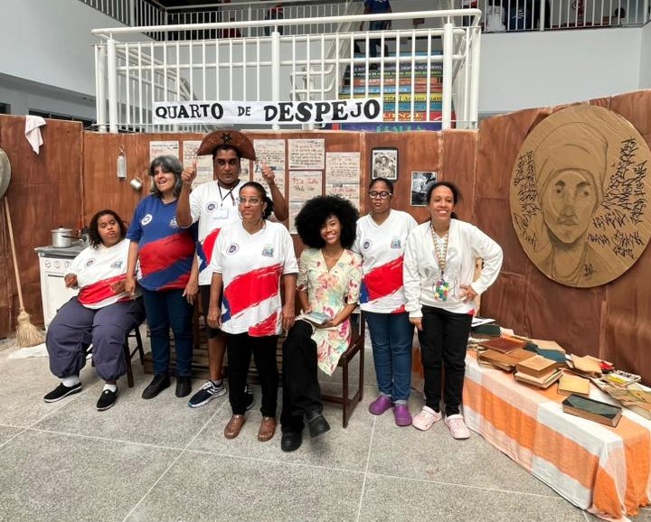 Feira literária incentiva leitura e protagonismo estudantil em Lauro de Freitas