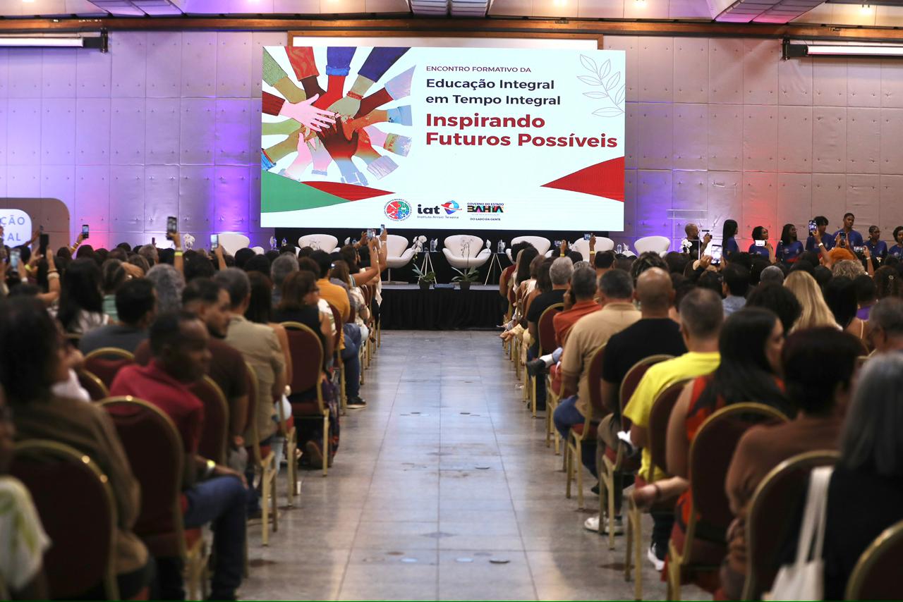 Formação reúne gestores para consolidar avanço da educação em tempo integral nas escolas estaduais