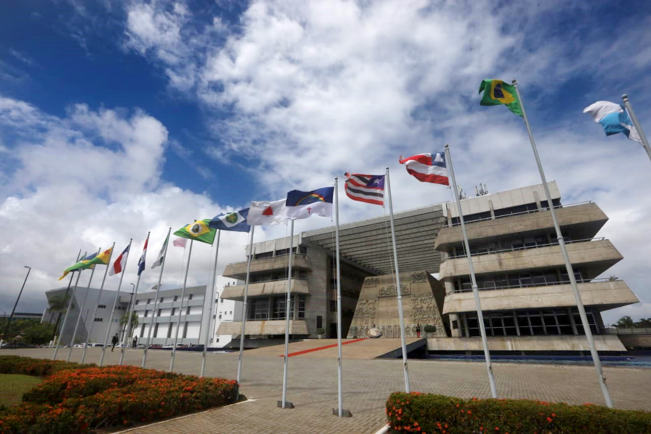 Governo do Estado envia à Alba projetos de lei para valorização de servidores da educação, meio ambiente e defesa agropecuária