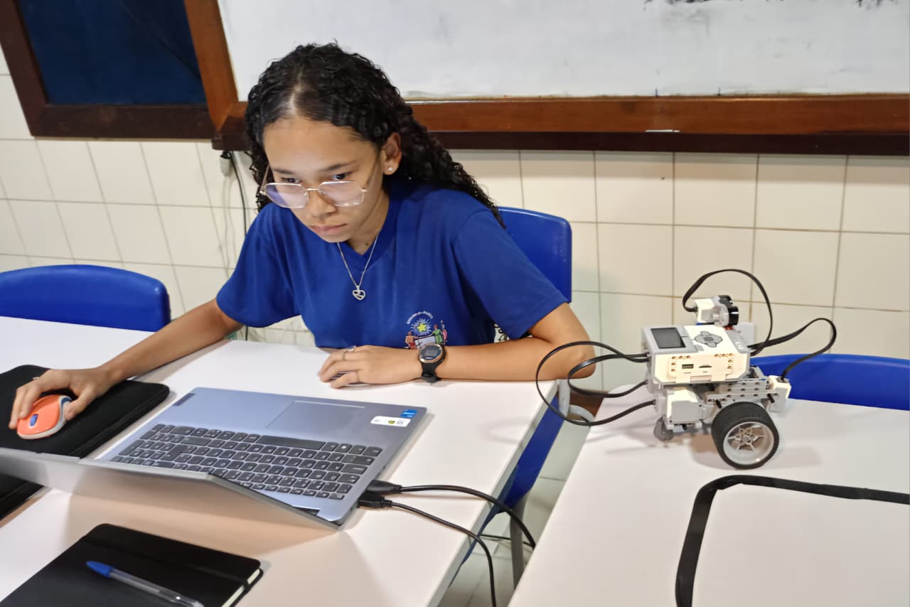 Estudantes de colégio estadual de Itabuna marcam presença em olimpíadas nacionais de Robótica e Matemática