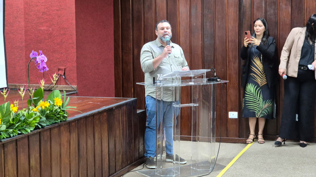 IAT celebra 43 anos com abertura de seminário sobre educação, sustentabilidade e inteligência artificial