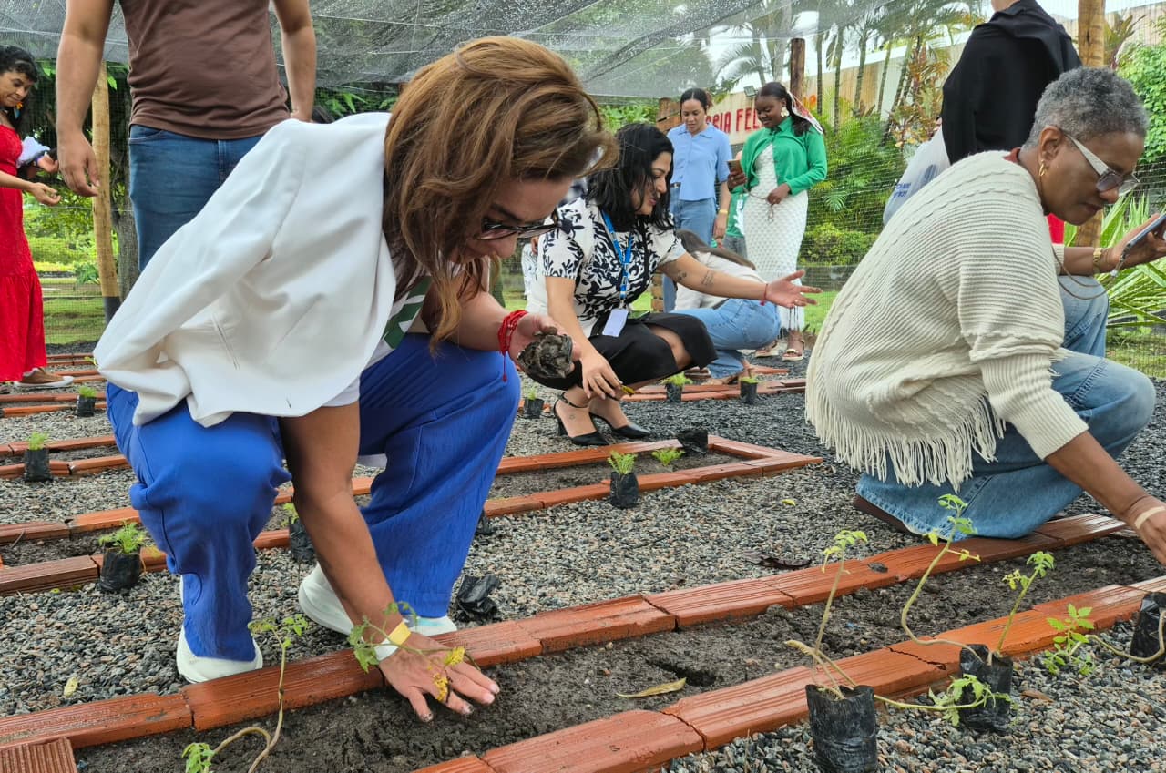 IAT celebra 43 anos com abertura de seminário sobre educação, sustentabilidade e inteligência artificial