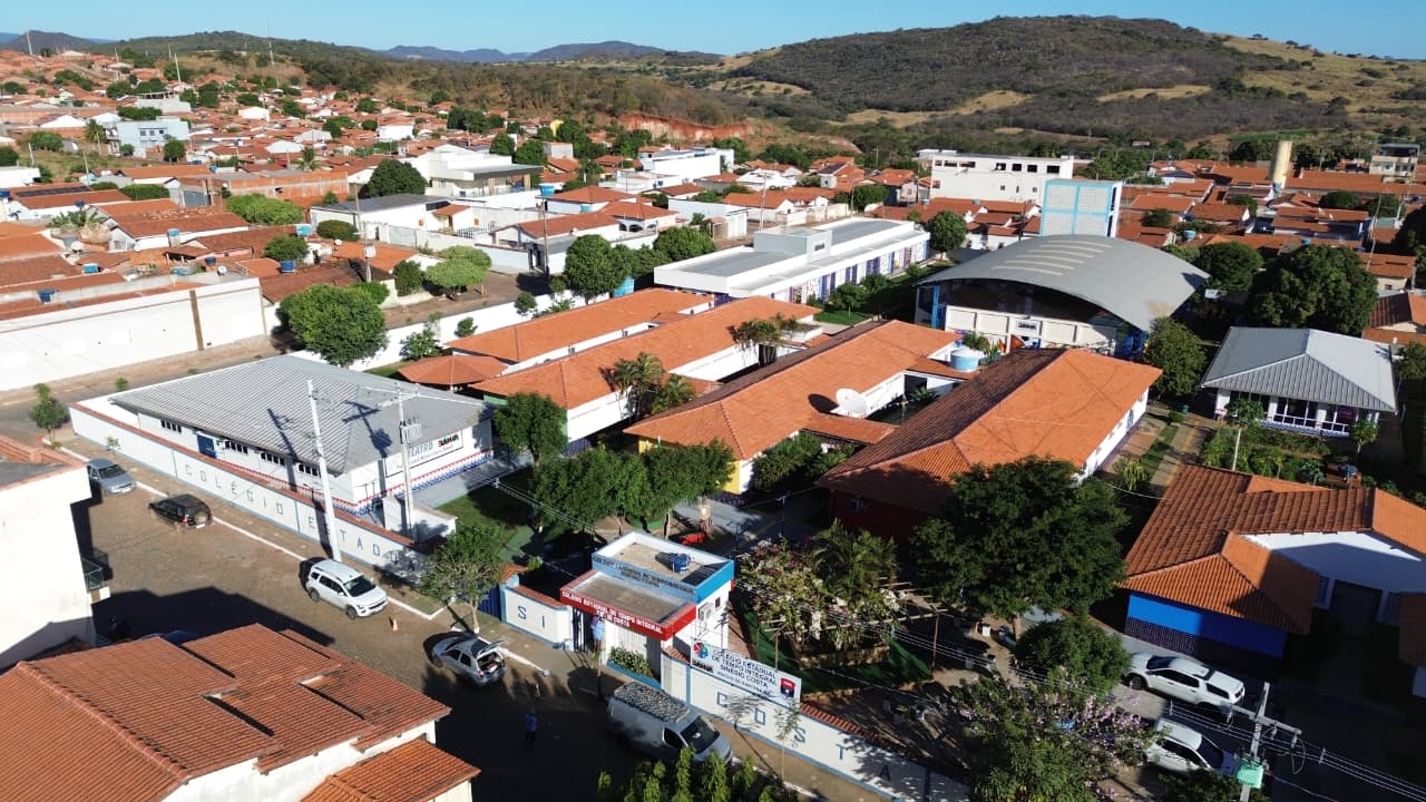 Entrega de colégio estadual em Riacho de Santana consolida Educação no Velho Chico