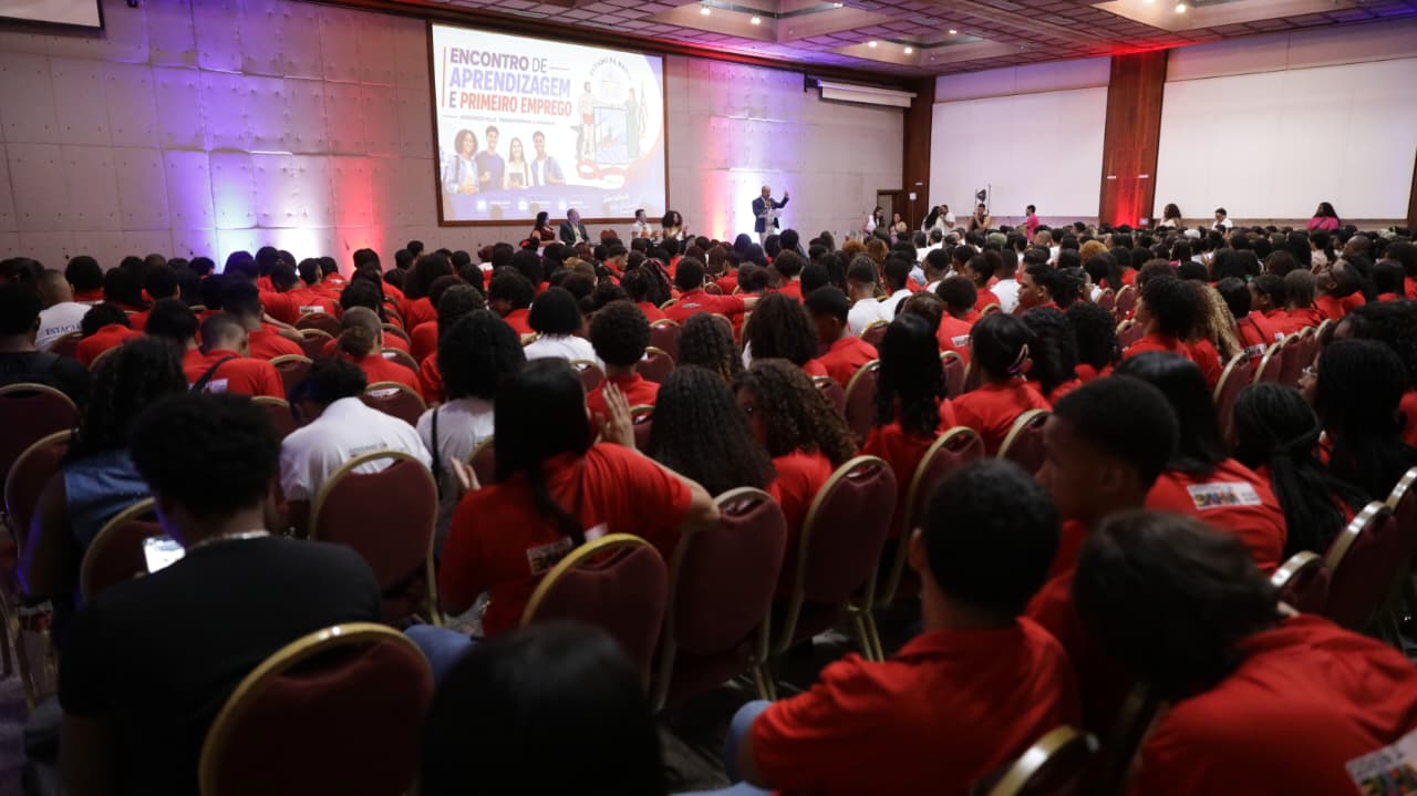 Encontro reúne estudantes da rede estadual para compartilhar experiências de aprendizagem e primeiro emprego