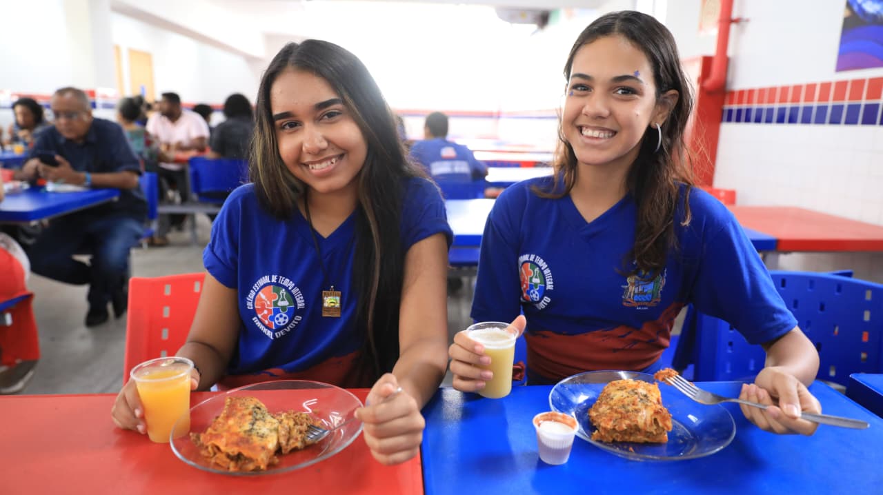 Lasanha no almoço e foco no aprendizado marcam Dia Nacional da Alimentação Escolar nos colégios da rede estadual
