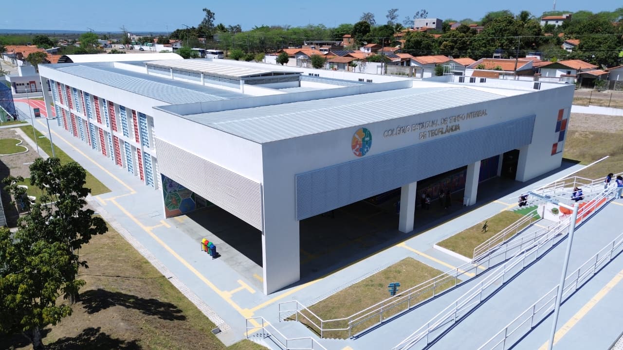 Estado entrega nova escola de tempo integral em Teofilândia