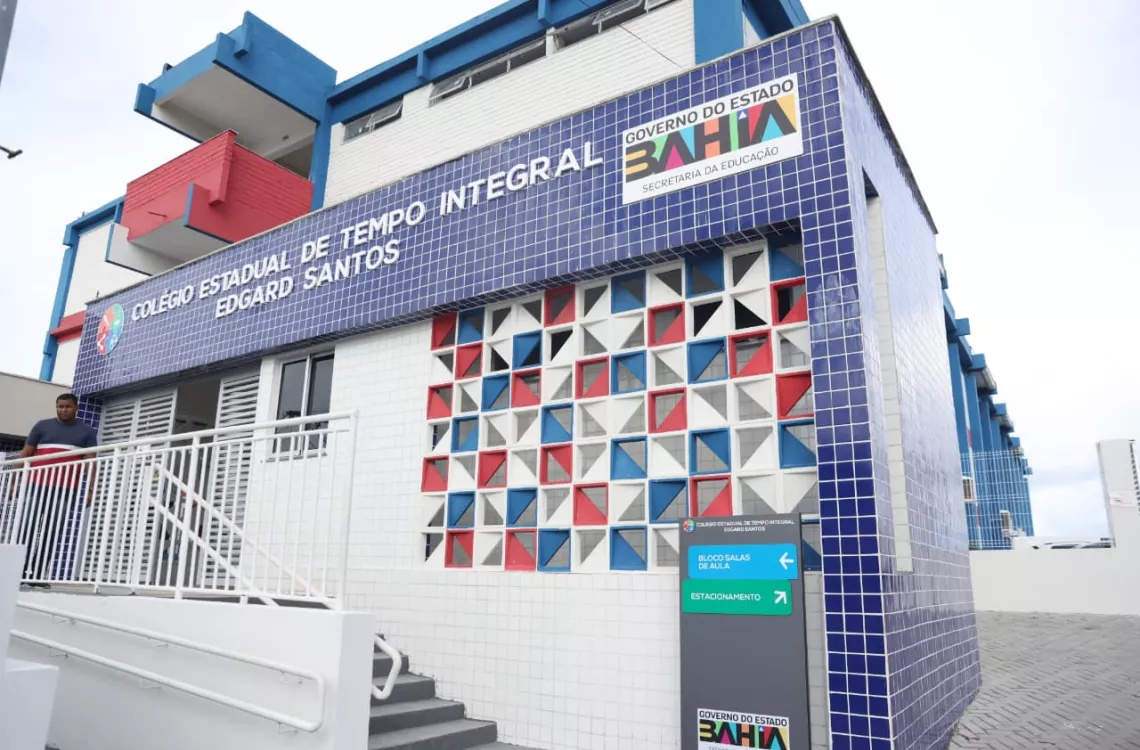 Modernização do Colégio Edgard Santos é entregue pelo Governo do Estado, em Salvador, nesta quarta (1º)