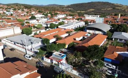 Entrega de colégio estadual em Riacho de Santana consolida Educação no Velho Chico