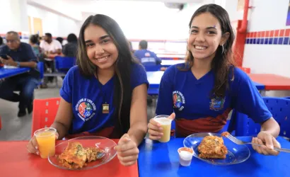 Lasanha no almoço e foco no aprendizado marcam Dia Nacional da Alimentação Escolar nos colégios da rede estadual