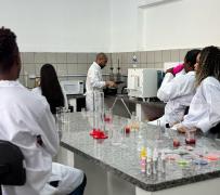 Estudantes baianos criam bioglitter ecológico para o Carnaval