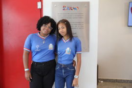 Estudantes da rede estadual assistem a filme baiano sobre educadores indígenas no Cineteatro 2 de Julho, em Salvador