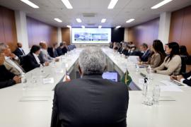 Governo do Estado anuncia novos investimentos e entrega ônibus escolar para Mata de São João