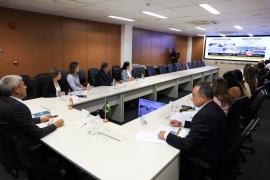 Governador retoma reuniões com gestores municipais e entrega ambulâncias para Ibirapitanga, Riachão das Neves e Jacobina