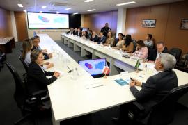 Governador retoma reuniões com gestores municipais e entrega ambulâncias para Ibirapitanga, Riachão das Neves e Jacobina