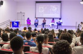 Premiado escritor Jeferson Tenório participa de bate-papo com estudantes de Camaçari