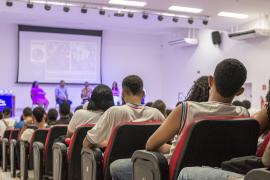 Premiado escritor Jeferson Tenório participa de bate-papo com estudantes de Camaçari