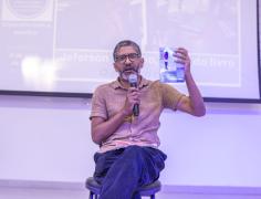 Premiado escritor Jeferson Tenório participa de bate-papo com estudantes de Camaçari