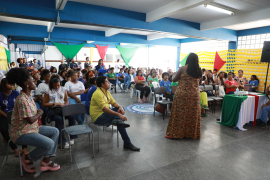 Autoafirmação racial é tema de debate no Colégio Estadual Clarice Santiago 5.jpg