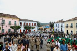 Desfile em Cachoeira abre festejos do 2 de Julho e reforça investimentos na Educação do Recôncavo 3.jpeg