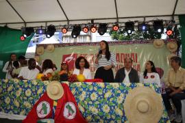 Estudantes participam da Feira do MST na Praça da Piedade 11.jpeg