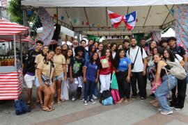 Estudantes participam da Feira do MST na Praça da Piedade 2.jpeg