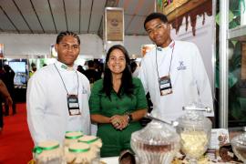 Estudantes das fábricas-escola de chocolate apresentam produtos durante 44ª edição do Chocolat Festival Bahia, em Ilhéus 1.jpeg
