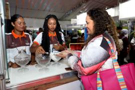Estudantes das fábricas-escola de chocolate apresentam produtos durante 44ª edição do Chocolat Festival Bahia, em Ilhéus 3.jpeg