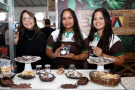 Estudantes das fábricas-escola de chocolate apresentam produtos durante 44ª edição do Chocolat Festival Bahia, em Ilhéus 5.jpeg
