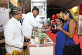 Estudantes das fábricas-escola de chocolate apresentam produtos durante 44ª edição do Chocolat Festival Bahia, em Ilhéus 6.jpeg