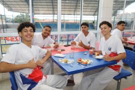 Comunidade escolar de Cansanção comemora nova infraestrutura do Colégio Estadual de Tempo Integral Senhor do Bonfim 13.jpeg