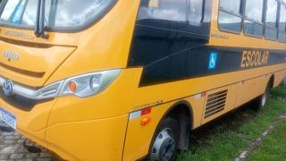 Governo entrega novos ônibus escolares para Santo Estevão 4.jpeg