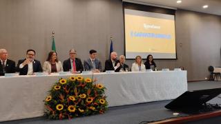 Secretária da Educação recebe Prêmio Reconhecer, dado pelas APAEs 3.jpeg