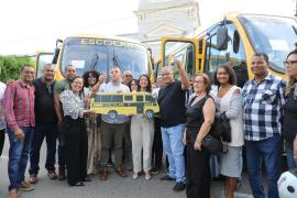 Após incêndio em garagem, Governo entrega novos ônibus de transporte escolar e garante continuidade das aulas de Santo Estevão 1.jpeg