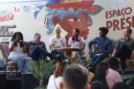 FLICA 2025 mesa de conversa debate a leitura como prática essencial para formação de cidadãos 1.jpeg