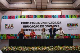 Estado da Bahia forma 293 estudantes da Educação de Jovens e Adultos durante solenidade histórica, em Salvador 12.jpeg