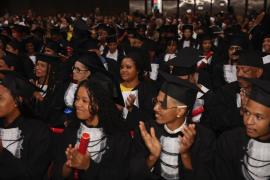 Estado da Bahia forma 293 estudantes da Educação de Jovens e Adultos durante solenidade histórica, em Salvador 19.jpeg