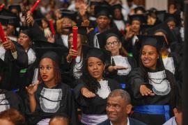 Estado da Bahia forma 293 estudantes da Educação de Jovens e Adultos durante solenidade histórica, em Salvador 24.jpeg