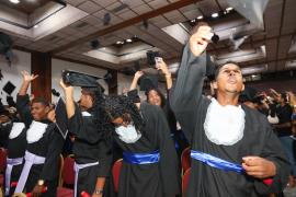 Estado da Bahia forma 293 estudantes da Educação de Jovens e Adultos durante solenidade histórica, em Salvador 29.jpeg