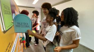 Estudantes da rede estadual de Salvador participam de experiência imersiva sobre prevenção de gravidez na adolescência 4.jpeg