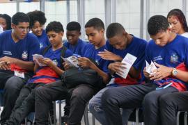 Estudantes de colégio na periferia de Salvador recebem formação em defesa e respeito aos direitos das mulheres (8).jpeg