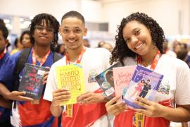 Estudantes da rede estadual celebram literatura, na abertura da Bienal do Livro Bahia 2026 (16).jpeg