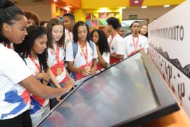 Estudantes da rede estadual celebram literatura, na abertura da Bienal do Livro Bahia 2026 (2).jpeg