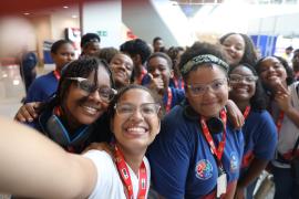 Estudantes da rede estadual celebram literatura, na abertura da Bienal do Livro Bahia 2026 (23).jpeg