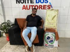 Estudantes de colégio estadual em Juazeiro lançam livro de poemas com histórias e memórias pessoais (4).jpeg