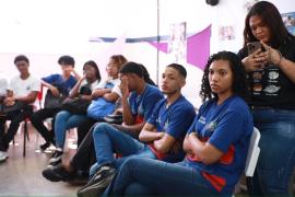 Roda de conversa e incentivo à leitura abrem o Maio Antirracista, evento do Colégio Estadual Clarice Santiago dos Santos.jpeg