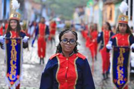 Estudantes da rede estadual desfilam no ato de transferência simbólica da capital baiana para Cachoeira (31).jpeg