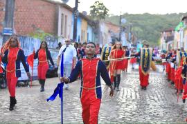 Estudantes da rede estadual desfilam no ato de transferência simbólica da capital baiana para Cachoeira (33).jpeg
