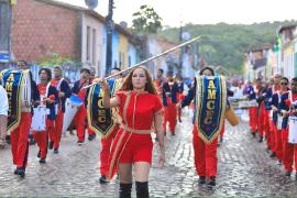 Estudantes da rede estadual desfilam no ato de transferência simbólica da capital baiana para Cachoeira (34).jpeg
